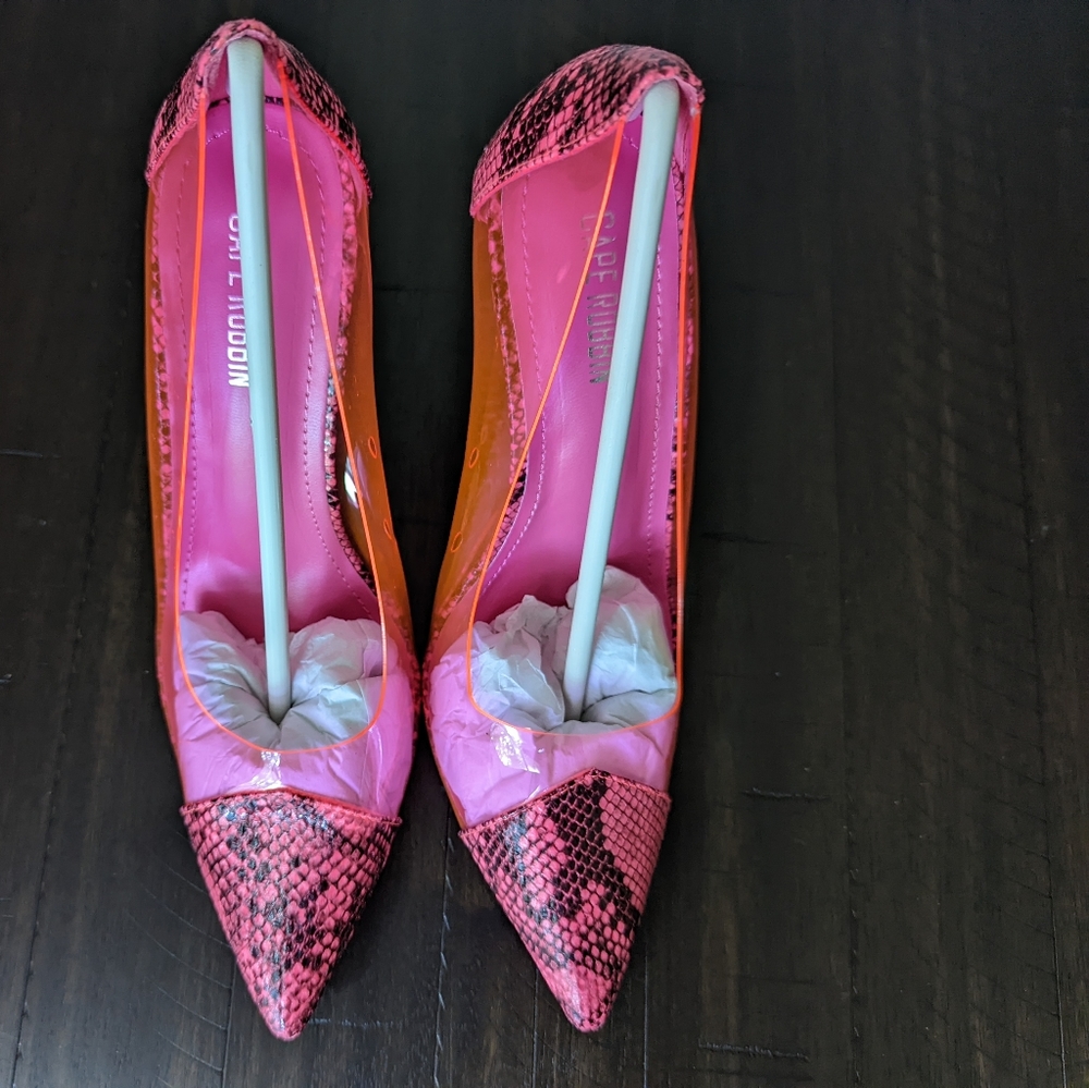 Pointed Toe Heel - Picture 5 of 15